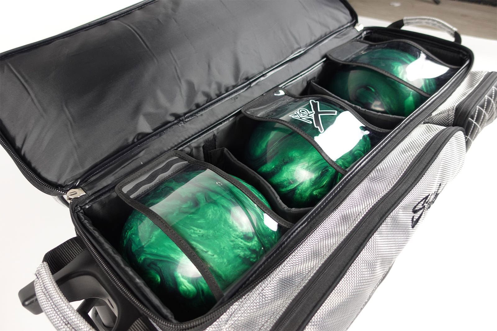 KR Strikeforce Royal Flush Triple Roller Silver Bowling Bag - Image 4